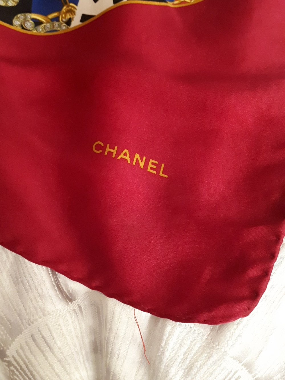 CHANEL 100% Silk Scarf Gorgeous & Luxurious with Multicolor CC Logo Authentic - Picture 10 of 15